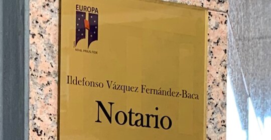 Notario Ildefonso Vázquez Fernandez-Baca